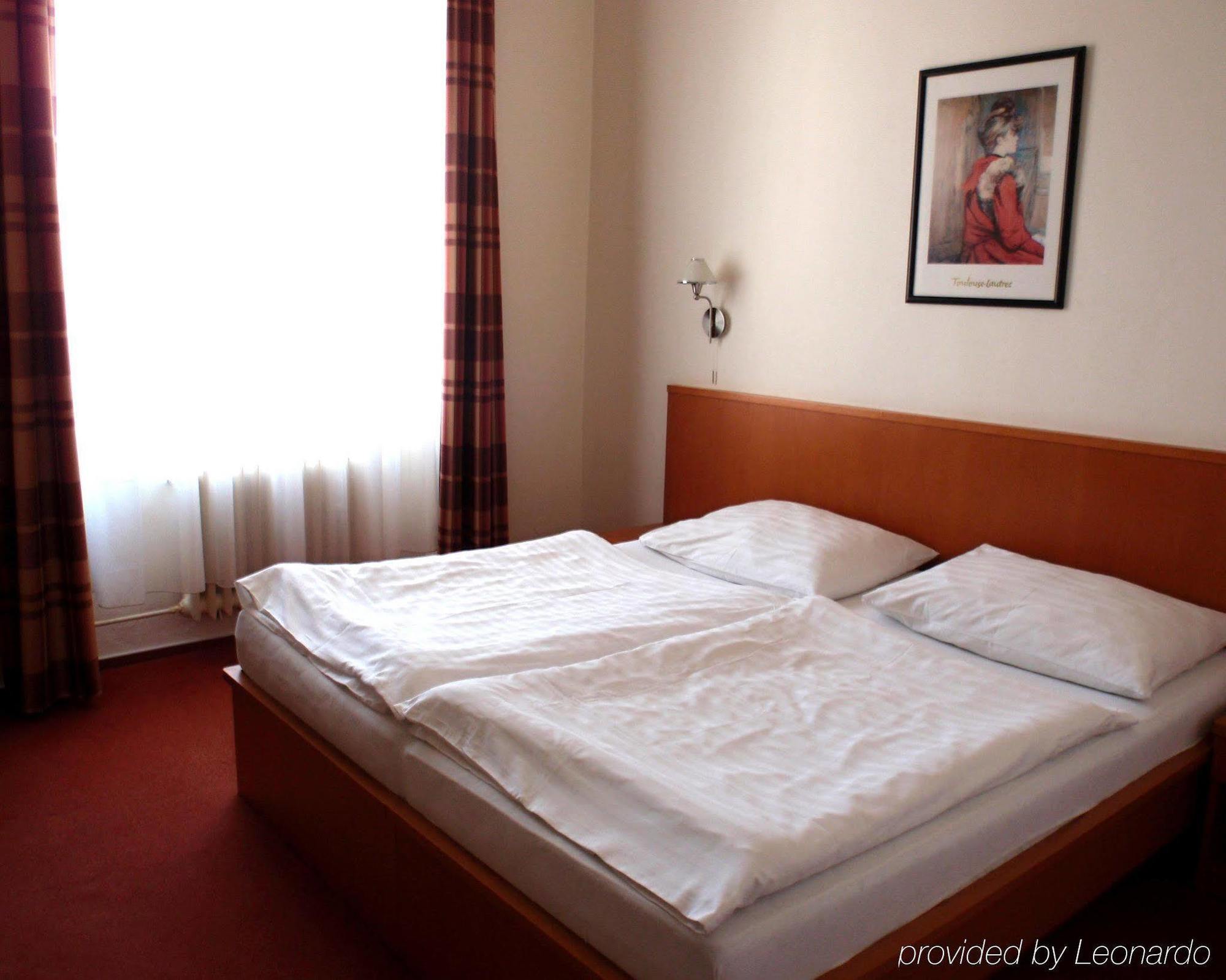 Hotel Grand Uherské Hradiště الغرفة الصورة