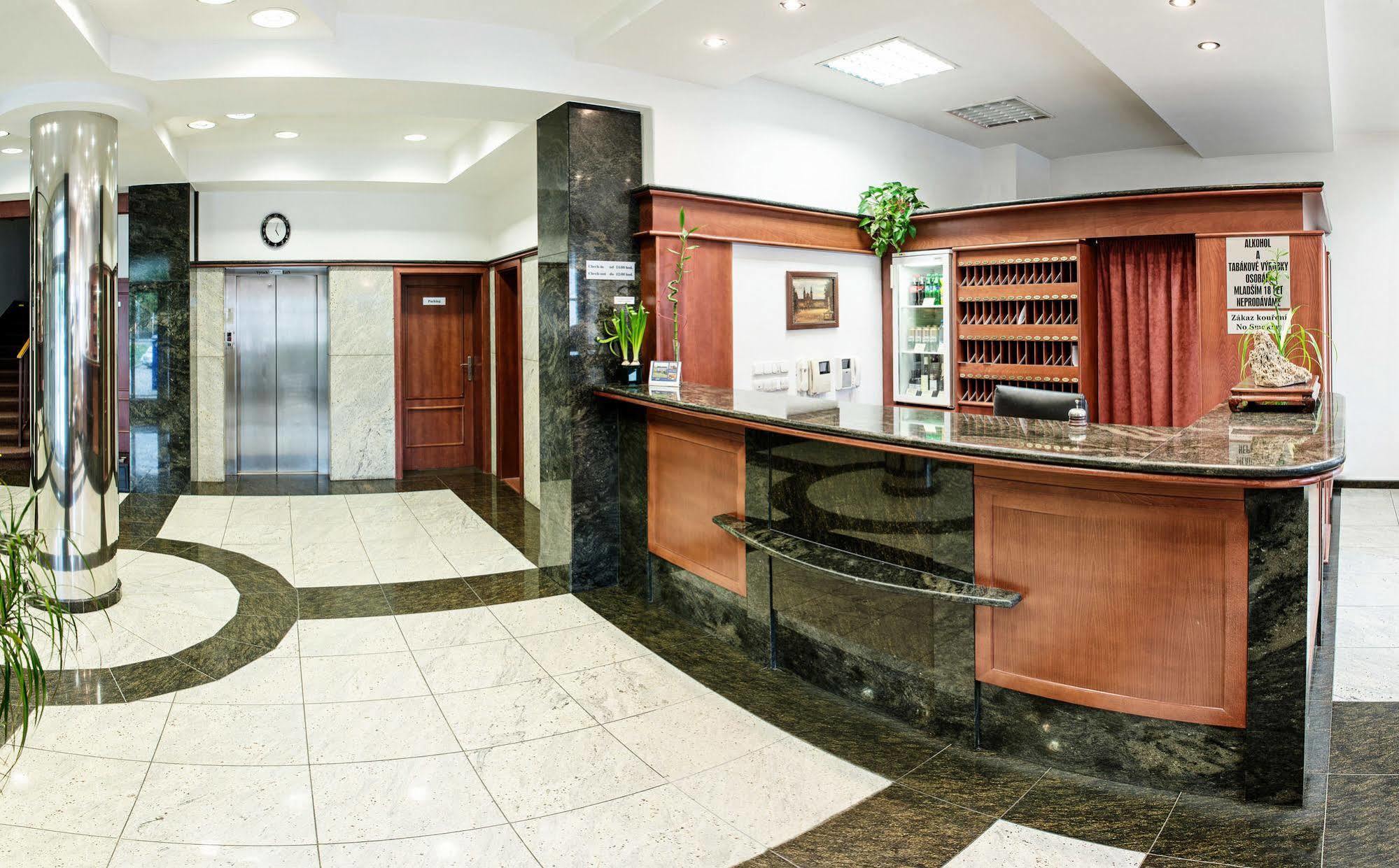 Hotel Grand Uherské Hradiště المظهر الخارجي الصورة
